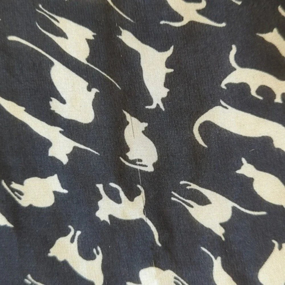 Cool cat scarf